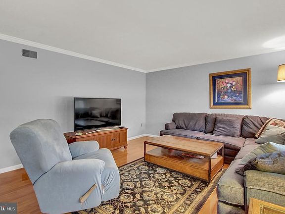 4th image of 442 Ashford Dr