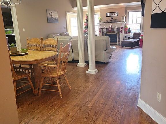 4th image of 329 Savanna Dr