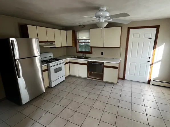 147 Lynch St #2, Providence, RI 02908