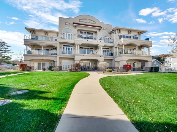 318 E Jefferson St, Culver, IN 46511