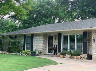 2304 El Camino St, Ponca City, OK 74604