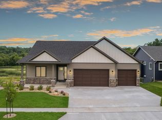 2027 Hadley Creek Dr NE, Rochester, MN 55906