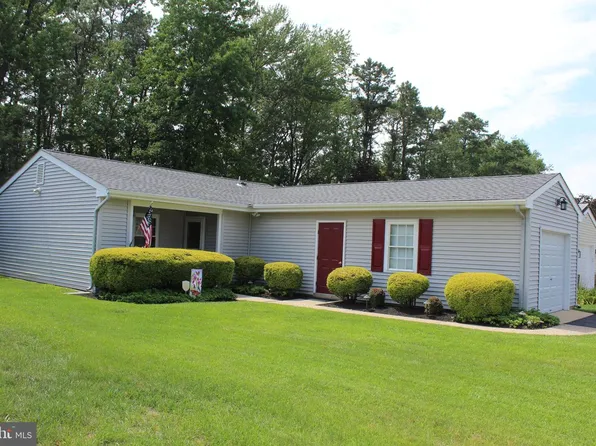 73 Huntington Dr, Southampton, NJ 08088