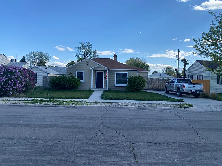1731 W 50 N — Photo 1