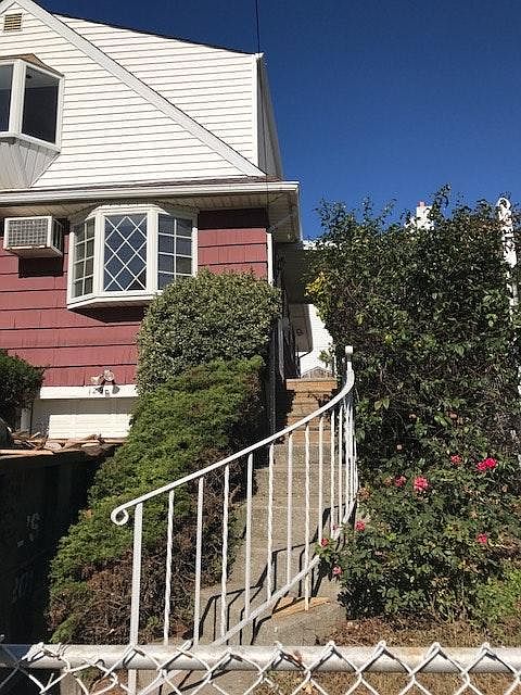 1st image of 129 Cedar Ave