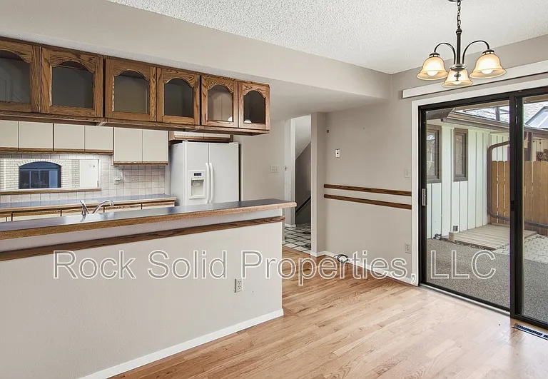 5416 Meadowbrook Dr — Photo 7