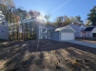 1202 Cedarwood Dr, Greenville, MI 48838