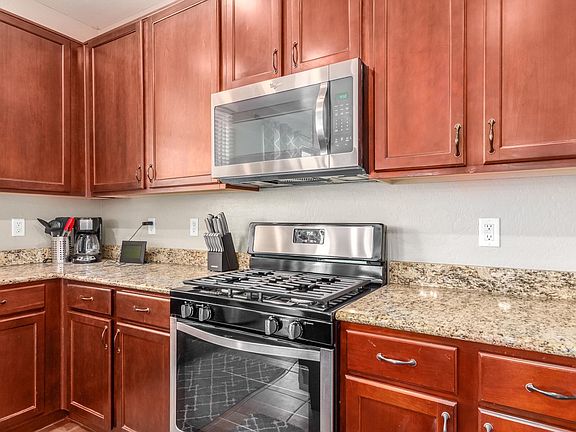 5th image of 17245 W Ironwood St