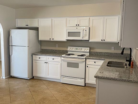 3rd image of 801 W Villa Rita Dr