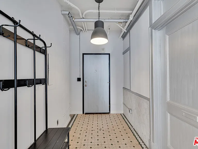 215 W 7th St #811 — Photo 6