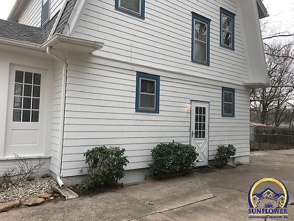 3rd image of 915 Oak St