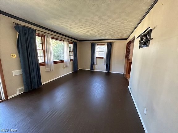 3rd image of 3319 Quentin Dr