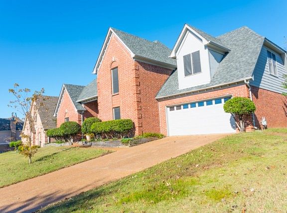 3rd image of 2034 Oak Springs Dr