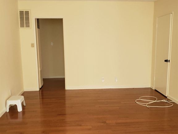 3rd image of 8013 Blackburn Ave