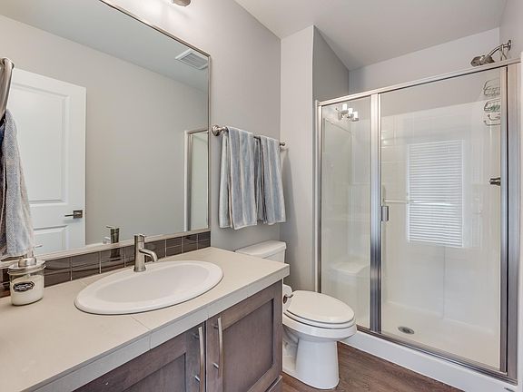 5th image of 904 7th Ave NE