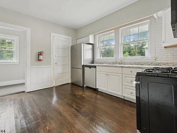 4th image of 87 Personette Ave Floor 2
