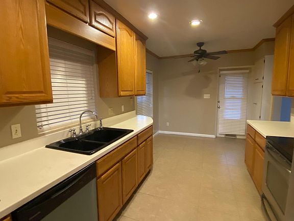 2nd image of 1208 Lake Margaret Dr