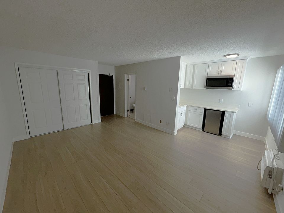 Building Photo 5