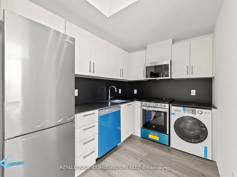 851 Sheppard Ave W #11 — Photo 13