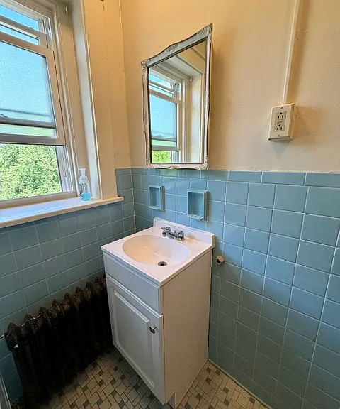 218 Hastings St #2 — Photo 12