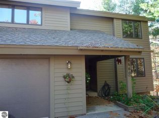 6660 Mission Rdg, Traverse City, MI 49686