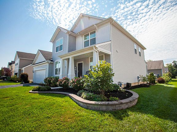 2nd image of 806 Arabian Cir