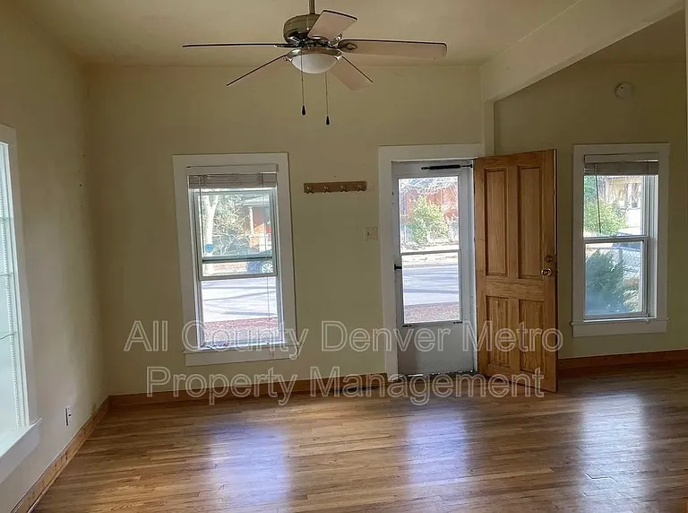 831 N Elati St — Photo 4