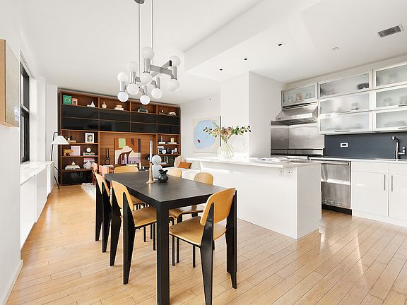 3rd image of 105 Norfolk St APT 8C