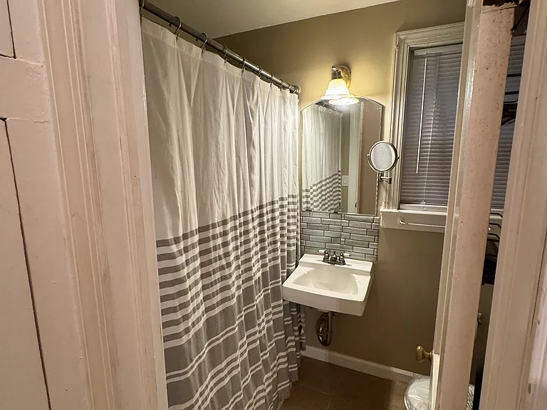 305 4th Ave #1 — Photo 7
