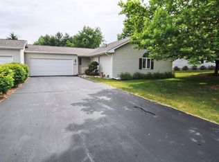 11705 Hawthorne Glen Dr, Grand Blanc, MI