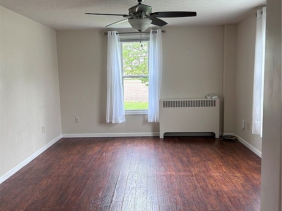 4th image of 710 River Rd