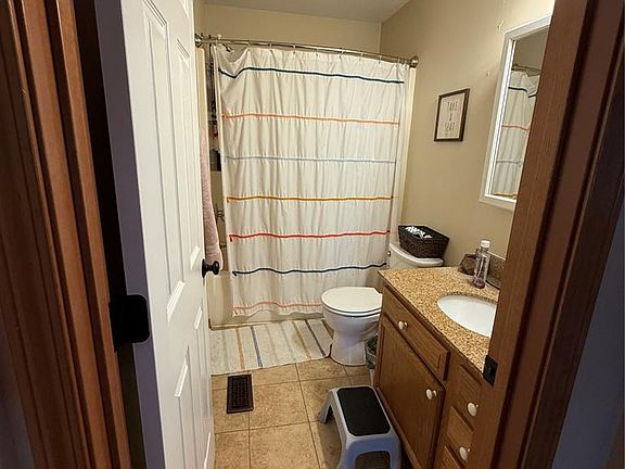 4th image of 506 W Saint Clair St