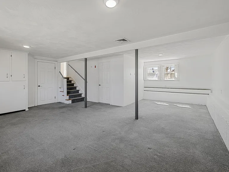 160 Ravenswood Rd — Photo 18
