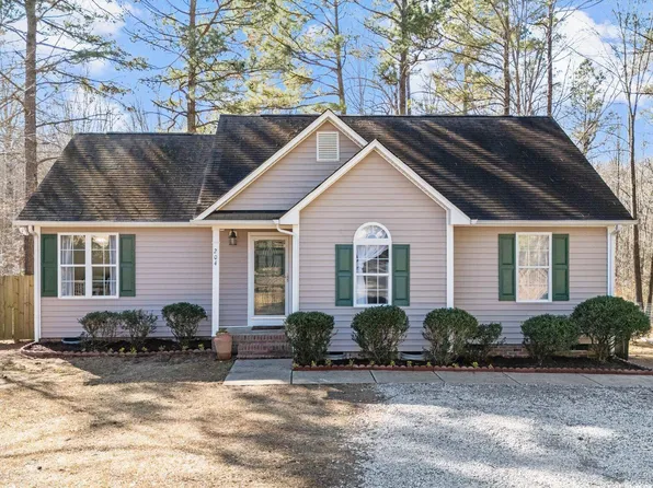 204 Percheron Dr, Zebulon, NC 27597