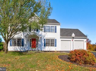 85 Surrey Ln, York, PA 17402