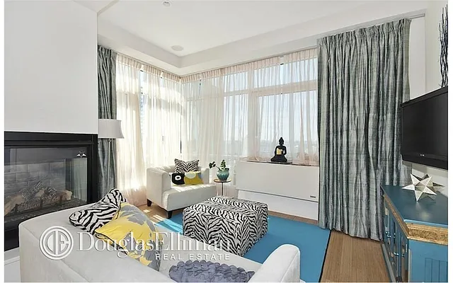 Rented by Douglas Elliman | media 16