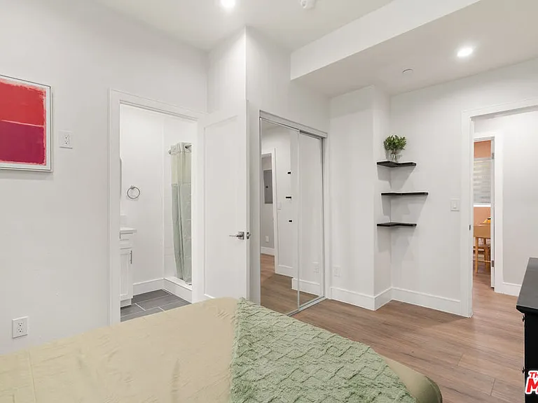 1341 N Mariposa Ave — Photo 22