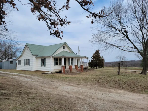 11535 E 1500 Road, Stockton, MO 65785