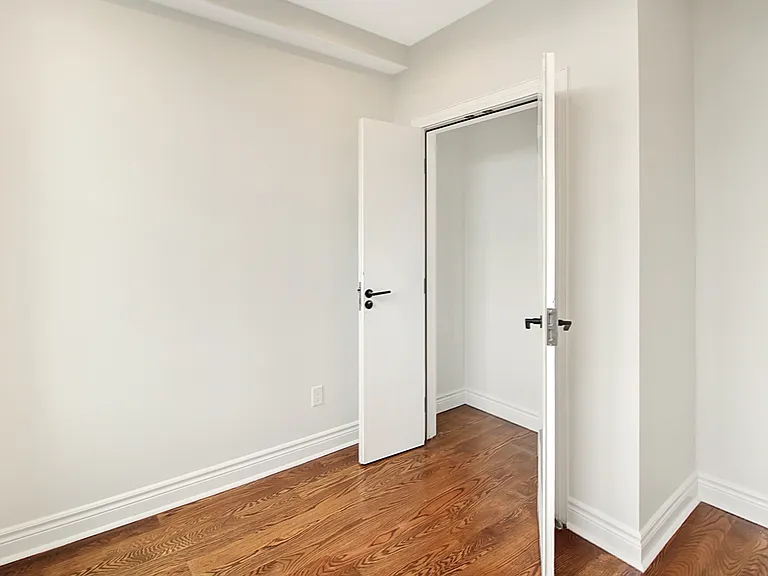 948 Herkimer St #3B — Photo 9