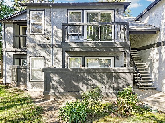 34-web-or-mls-50 Arthur Rd 210-S0411-002