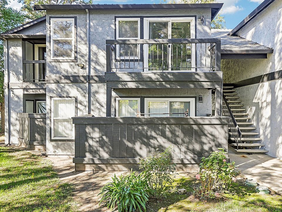 34-web-or-mls-50 Arthur Rd 210-S0411-002