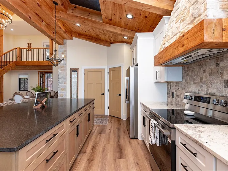 458 Palisade Dr — Photo 29