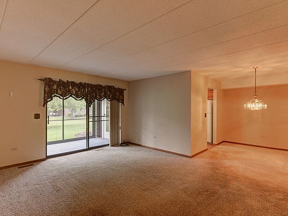 3rd image of 18030 66th Ct APT 1S
