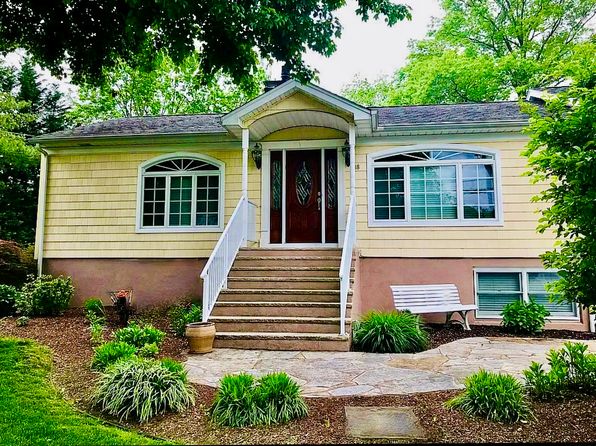 18 Adele Rd