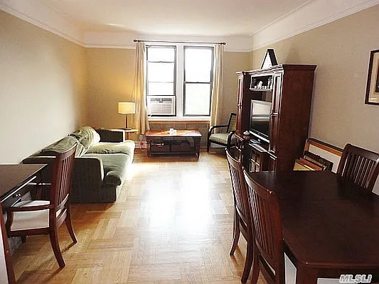 Sold by Madeleine Realty Ltd. | media 14