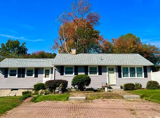 2 Silver St, Derry, NH 03038