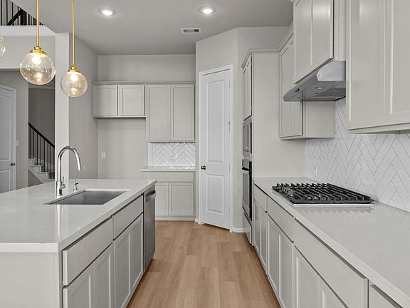 7th image of this home