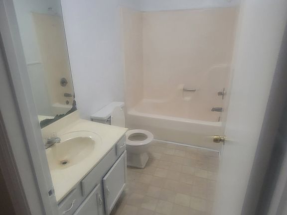 3rd image of 3613 Phelps St