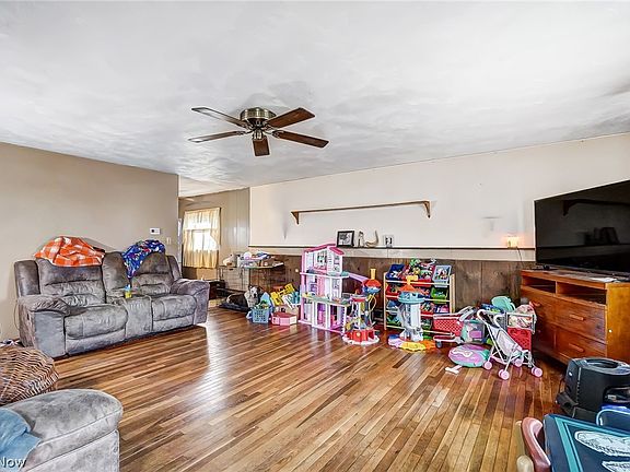 5th image of 108 Central Ave