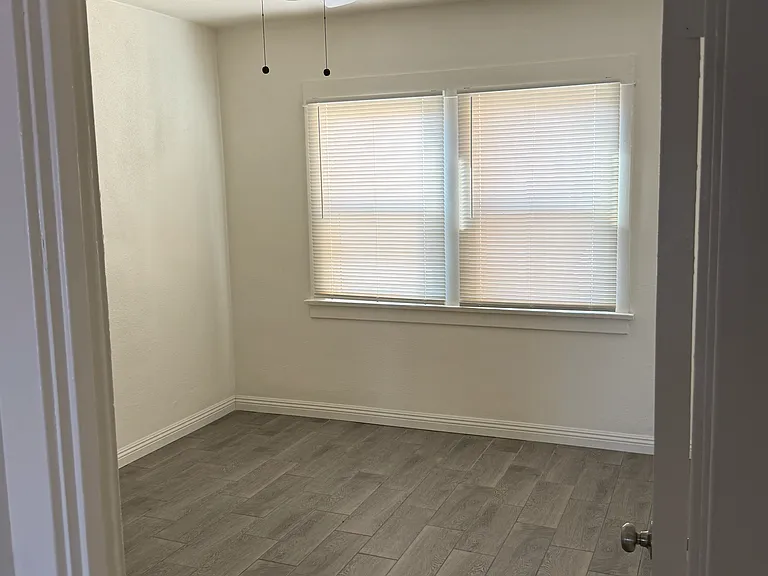 1170 W Rialto Ave — Photo 17